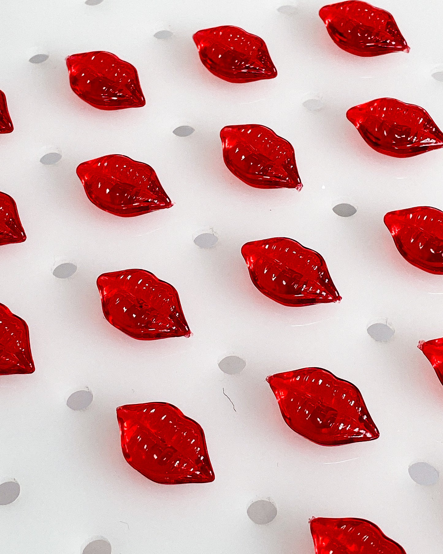 Lip Acrylic Pegs (25 Count)