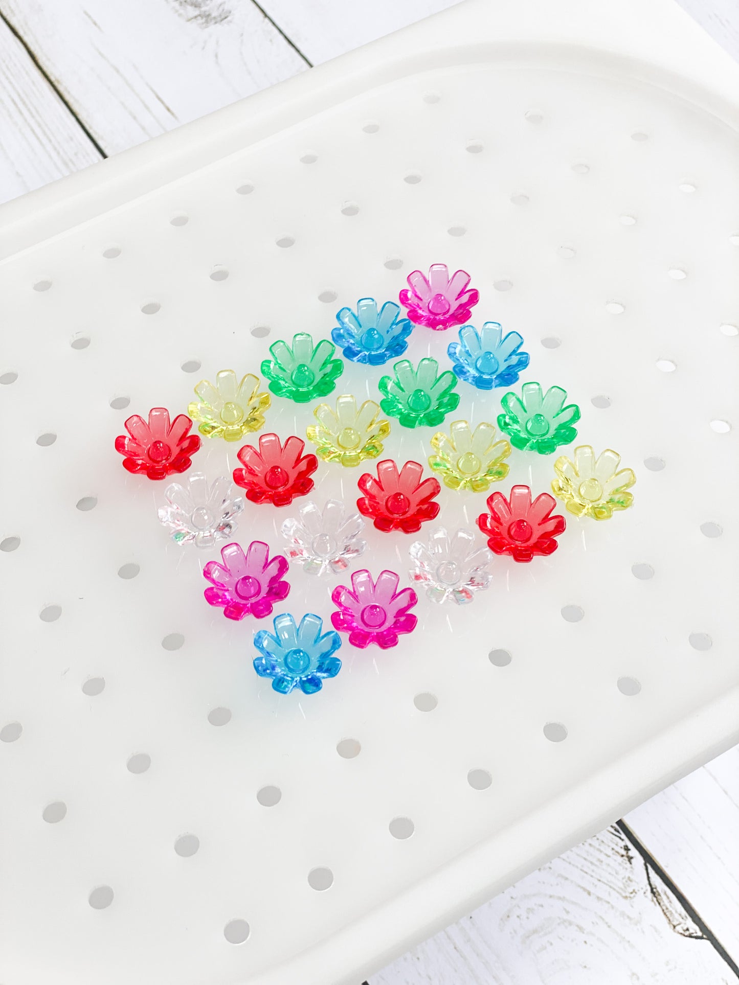 Flower Acrylic Pegs (25 Count)