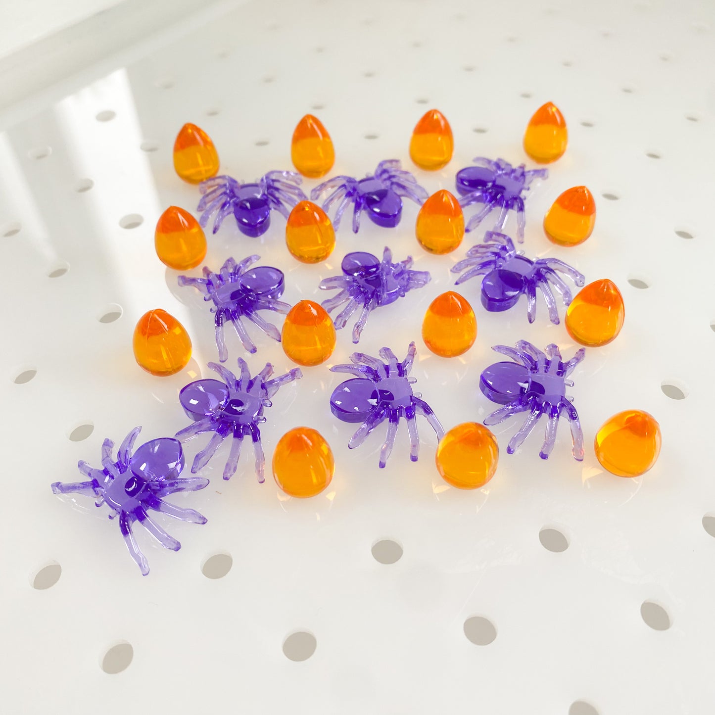 Halloween Pegs (25 Count)