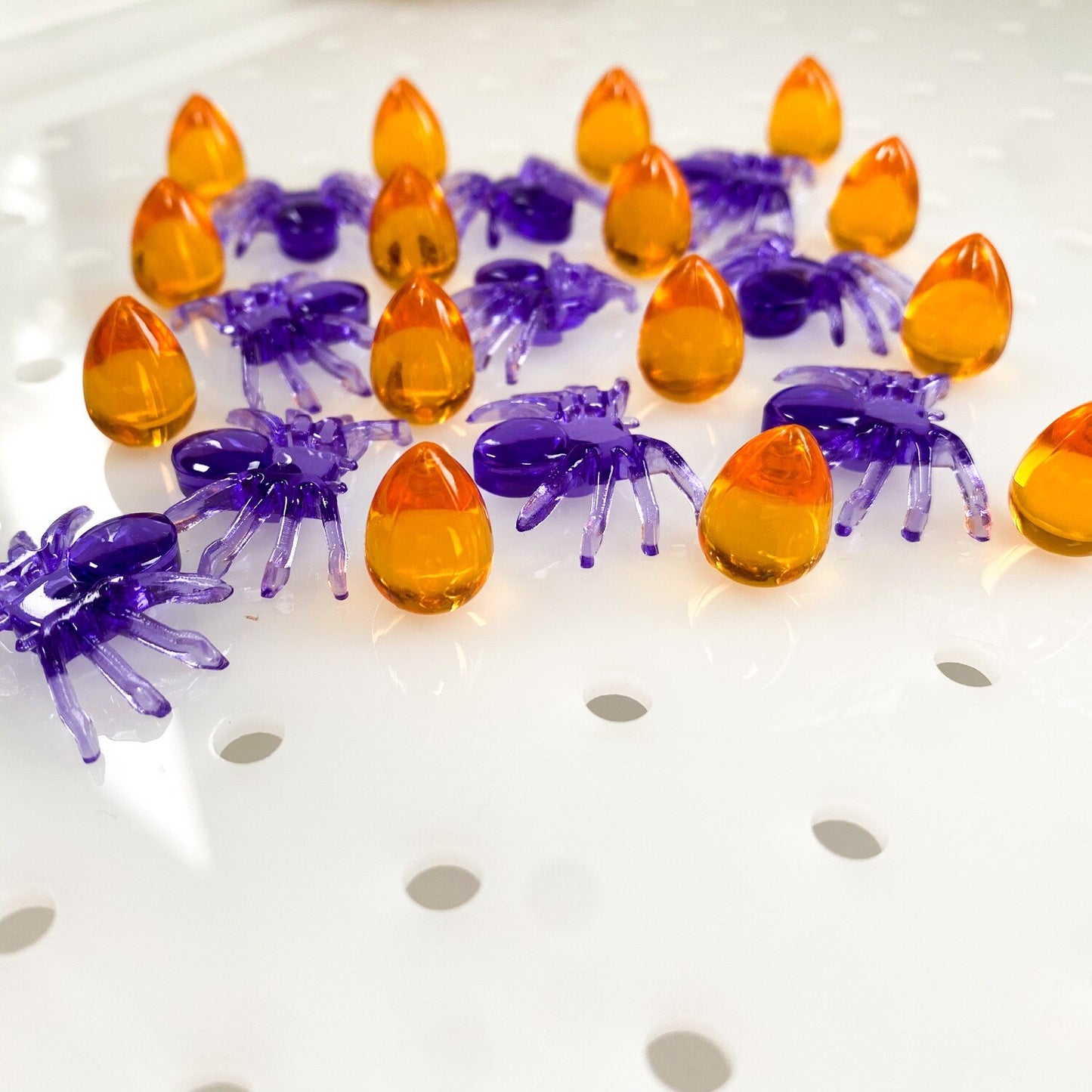 Halloween Pegs (25 Count)